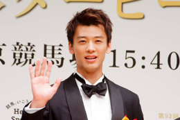 竹内涼真、昨年のクリスマスに経験した“悲劇”とは？「落として、流しちゃった」 画像