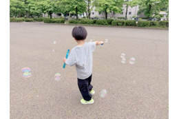 第5子妊娠中の辻希美、杉浦太陽＆三男と公園へ！親子で休日を満喫「微笑ましい光景で幸せでした」 画像