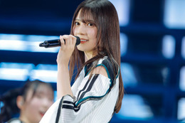日向坂46“一期生全員卒業”で再出発 新体制初ライブで決意表明・涙も溢れる「チーム日向坂は永遠です」【OVER THE RAINBOW／セットリスト】 画像