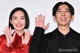 高橋一生＆飯豊まりえ、夫婦揃って舞台挨拶登壇 映画ヒットに喜び【岸辺露伴は動かない 懺悔室】