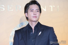 NEWS小山慶一郎、元メンバー山下智久と2ショットでランチ報告「エモすぎ」「2人とも全然変わらない」の声 画像