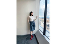 のん、透け感のある爽やかコーデに絶賛の声「おぉっめっちゃ色っぽい」「素敵」 画像