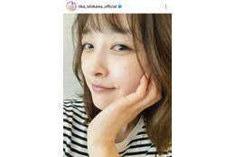 石川梨華、ナチュラルな雰囲気の“モチモチお肌”SHOTに絶賛の声「本当にキレイ！！」「うっとり」
