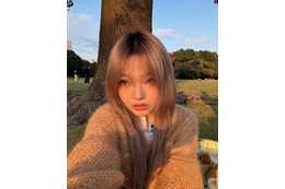 美人YouTuber、ウエストチラリのカジュアルコーデ披露「おしゃれすぎる」と反響 画像