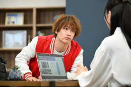 なにわ男子・藤原丈一郎の“座長ぶり”菅井友香・B&ZAI橋本涼が絶賛 互いの印象・現場の雰囲気語る【「ロンダリング」インタビュー】 画像