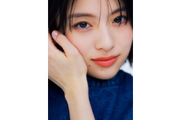出口夏希、透明感たっぷりの美肌に釘付け！ヘルシー肌見せで涼やかな夏の装いを披露