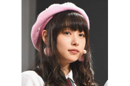 桜井日奈子、爽やかな夏色ワンピースSHOTに反響「色気すご」「身体のラインが綺麗！」