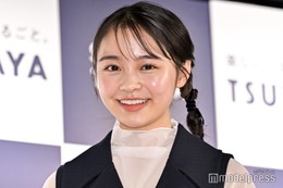 林芽亜里、ミニ丈から色白美脚スラリ「スタイル良すぎ」「オシャレ」 画像