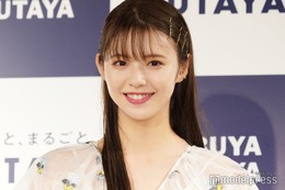 鈴木ゆうか、美デコルテ輝くウエディングドレス姿披露「惚れる」「ラインが美しい」の声 画像