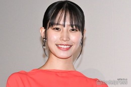 南沙良、美脚際立つミニ丈コーデに反響「クールでかっこいい」「綺麗」 画像