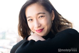 「テラハ」谷川りさこ、夫を初顔出し公開 密着ウエディングフォトに「絵になる2人」「幸せが溢れてる」と羨望の声 画像