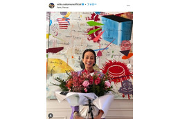 パリ在住・中村江里子アナ、息子の高校卒業式ショット披露「旦那さんと瓜ふたつ」「日本との違いにびっくり」の声 画像