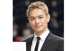 三代目JSB今市隆二、色気あふれるステージSHOTにファンうっとり「まさにKING」「ただただ美しい」 画像