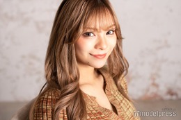 ギャルママモデル「nuts」まぁみ、キャミ姿で美谷間チラリ「破壊力すごい」「夏が似合う」の声