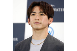 NAOTO、王冠をかぶったライブステージSHOTに反響「ビジュ良くて最高」「王子様」
