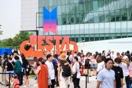 「2025 BTS FESTA」に6万人のARMYが来場 メンバーのボイスメッセージも「皆さんがとてもずっと恋しかった」「本当にたくさん会いたい」