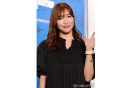 大島麻衣、ミニスカから色白美脚披露「スタイル抜群」「可愛すぎ」の声