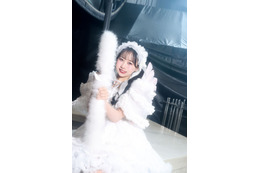 FRUITS ZIPPER松本かれん「LARME」初の単独表紙 “てるてるぼうず”衣装身に纏う 画像