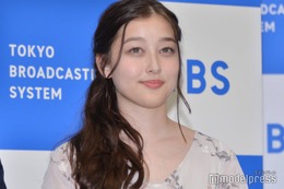TBS浦野芽良アナ、ニュージーランド人の父親顔出し 幼少期の2ショットに「お父さんイケメン」「そっくり」の声 画像