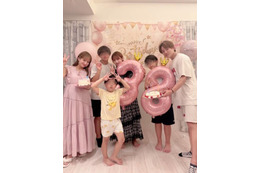第5子出産を控える辻希美、幸せな“38歳”バースデーSHOTを公開「愛が伝わって泣けました」