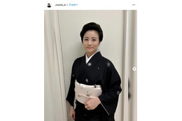 前田愛、次男・中村長三郎撮影のオフショット公開 肌見せノースリーブ姿に「とってもお綺麗」「髪色がお洒落」の声
