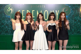 LE SSERAFIM、グリーンカーペットの装飾に感激 コンセプトと合ったスタイリングもアピール【Mrs. GREEN APPLE presents「CEREMONY」】