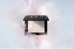 NARS、「ライトリフレクティング プリズマティックパウダー」に、透明感と上品な煌めきをプラスする新シェードが数量限定で登場！
