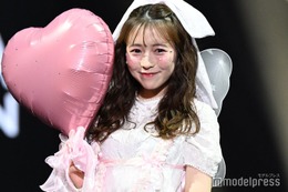 CUTIE STREET梅田みゆ、頬のキラキラメイクが可愛い ピンクコーデで魅了【オキコレ2025】