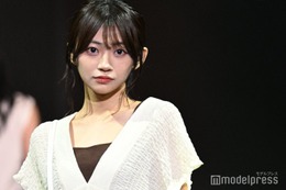 CUTIE STREET板倉可奈、涼しげオールインワンで大人な雰囲気【オキコレ2025】