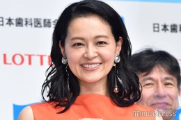 黒谷友香、庭から採った梅で初の梅酒作り「本格的ですごい」「絶対美味しい」の声