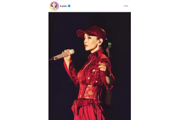 「めっちゃ細い」浜崎あゆみ、ほっそり美くびれ披露のステージ衣装SHOTに反響「スタイルいい」