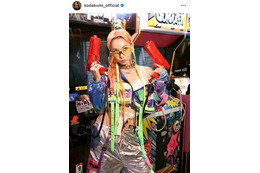 「ビジュ爆発」倖田來未、サイバーな衣装を着こなしたゲーセンSHOTをファン絶賛「しっかりセクシー」