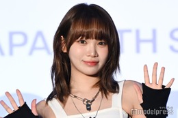 LE SSERAFIMチェウォン、神戸でスラリ美脚披露 旅コーデに「プライベート？」「お洒落」の声