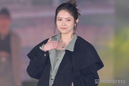 桃月なしこ、網タイツからSEXY美脚のぞく パンクファッションに「かっこいい」「スタイル抜群」と反響