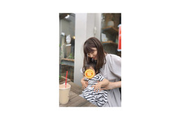 安めぐみ、すくすく成長中！1歳次女とのほっこりSHOT公開「もう歩いたり動きたがる時期なので…」