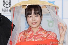 東雲うみ、デニムから美ヒップ大胆露出「インパクトすごい」「神々しい」と反響