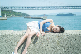 STU48内海里音、大胆背中見せカットに初挑戦 1st写真集決定