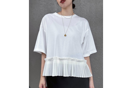 技アリ白Ｔでさりげなくお腹をカムフラージュ。Ｔシャツインの着こなしに抵抗がある人、必見です【40代の毎日コーデ】