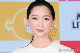 杏、美デコルテ際立つドレスで圧巻オーラ「美しい」「ゴージャスで綺麗」の声 画像