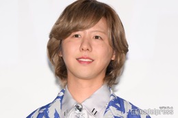ミセス藤澤涼架、ディズニーパレード衣装姿の全身ショット公開「さすがの着こなし」「細部までデザイン凝ってて素敵」の声 画像