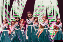 櫻坂46、アメリカで初パフォーマンス 英語で海外Buddiesに感謝【AX2025】