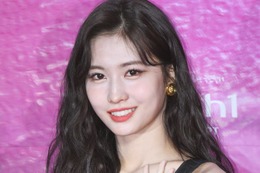 TWICEモモ、唇ピアスで雰囲気一変「ビジュ無双」「かっこよすぎ」の声 画像