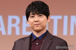 梶裕貴、長女との手繋ぎショットが話題「足取りがウキウキしてる」「撮ったのは彩奈ちゃん？」の声 画像