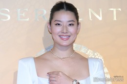 すみれ、ビキニ姿で美ボディ大胆開放「セクシー」「健康的で綺麗」の声