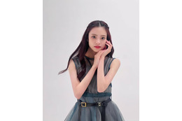 櫻坂46遠藤光莉、ミニスカ×ハイソックスから美太もも全開「スタイル抜群」「脚長い」の声 画像