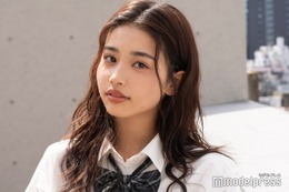 「今日好き」谷田ラナ、膝上ミニスカから美脚スラリ「スタイル良すぎ」「美しい」の声 画像
