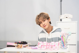 「タイプロ」鈴木凌、初のCM出演メイキング＆インタビュー公開 部屋着姿でプライベート感溢れる 画像