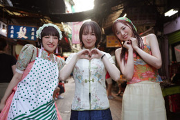 乃木坂46梅澤美波・花瀬琴音ら「九龍ジェネリックロマンス」新場面カット解禁 吉岡里帆との仲良しオフショットも 画像