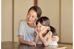 保育園に行きたくない2歳の孫　ばあばが来た瞬間…→「素敵」「ばあばの魔法」 画像