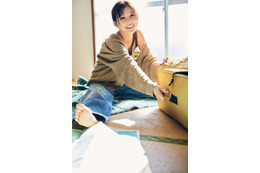 芳根京子、ほっそり美肩チラリのナチュラルSHOT披露！デビュー10周年記念写真集が電子書籍で配信